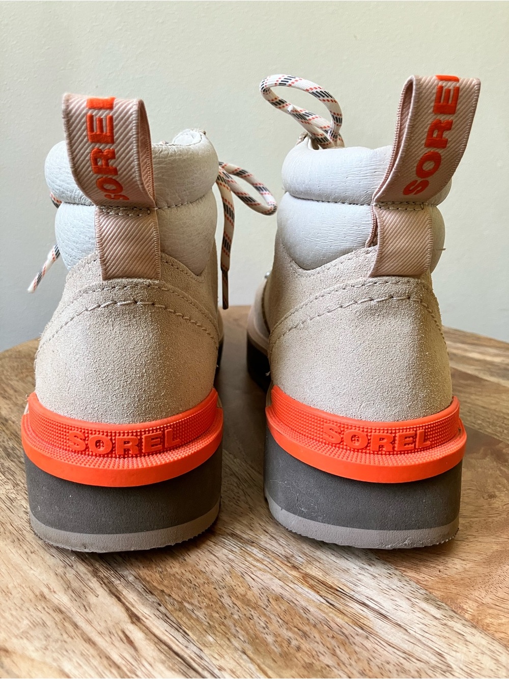 Sorel | Hi-Line Suede Orange Highlight Hiker Boot - Picture 5 of 9